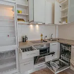 Modern Flat Near Center With Parking, Smart Tv & Wi-fi Рига