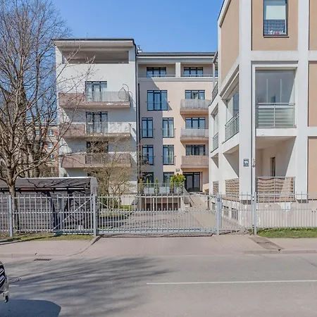 Modern Flat Near Center With Parking, Smart Tv & Wi-fi Riga