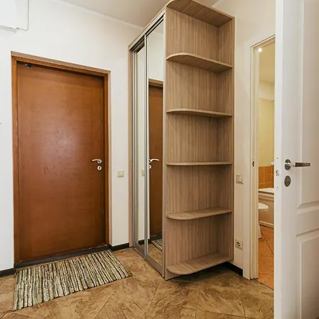 Modern Flat Near Center With Parking, Smart Tv & Wi-fi Apartamento