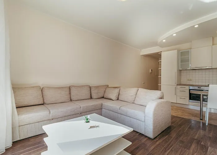 Modern Flat Near Center With Parking, Smart Tv & Wi-fi Daire Riga