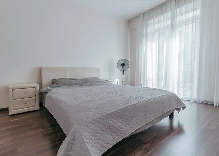 Daire Modern Flat Near Center With Parking, Smart Tv & Wi-fi