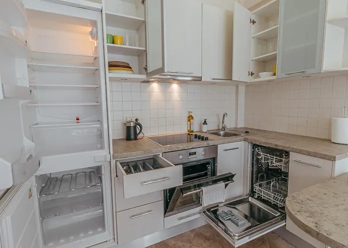 Modern Flat Near Center With Parking, Smart Tv & Wi-fi Riga