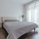 Apartamento Modern Flat Near Center With Parking, Smart Tv & Wi-fi
